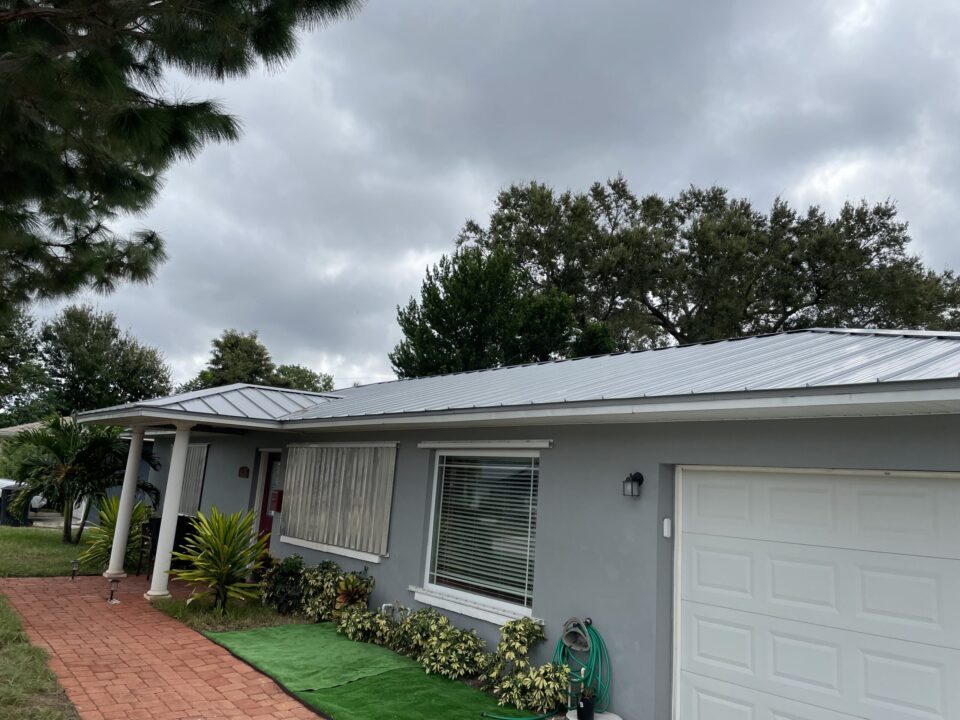 Will a New Roof Decrease My Homeowners’ Insurance in Tampa, Florida? New Metal Roof